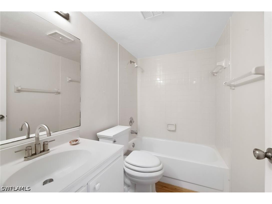 9270 Lake Park Drive #101 Fort Myers FL 33919 226016718 image6