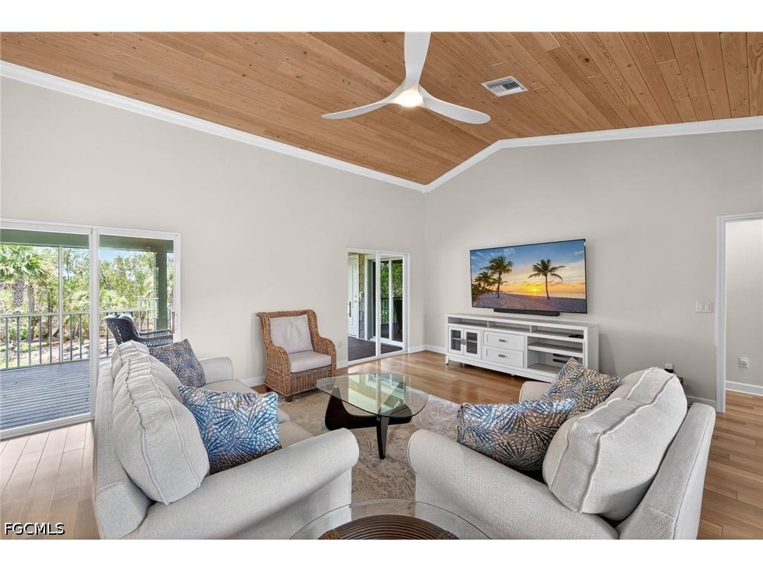 928 Pepper Tree Place Sanibel FL 33957 2026023786 image5