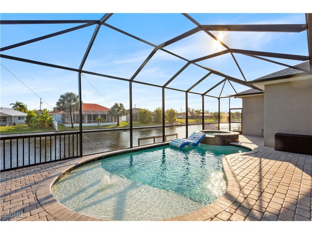 928 SW 36th Terrace Cape Coral FL 33914 2025015965 image1