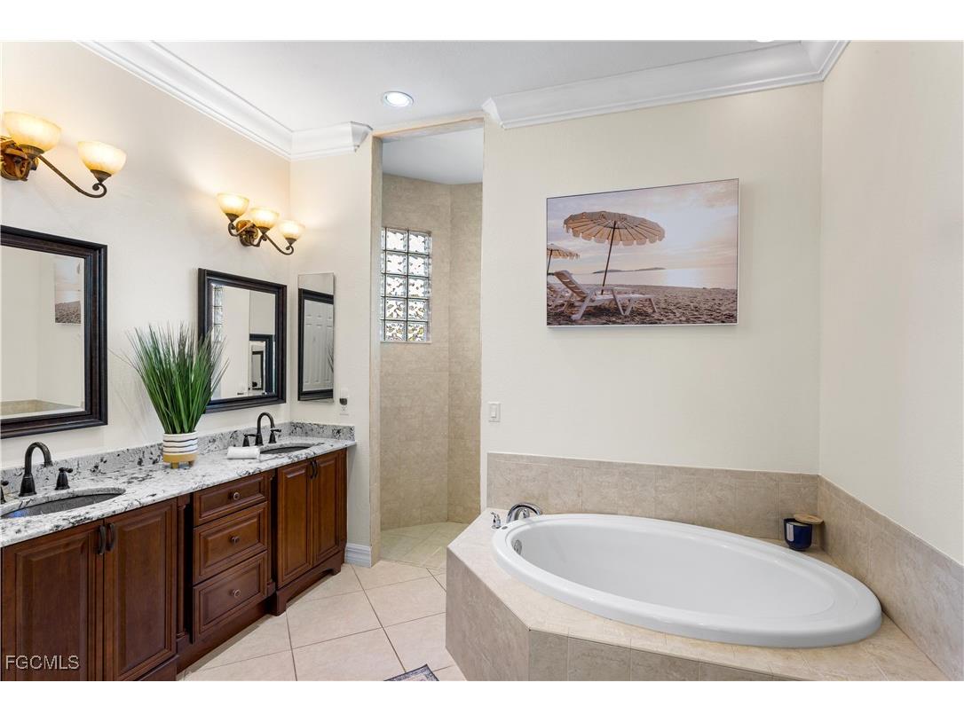 928 SW 36th Terrace Cape Coral FL 33914 2025015965 image17