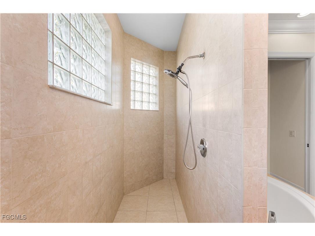 928 SW 36th Terrace Cape Coral FL 33914 2025015965 image18