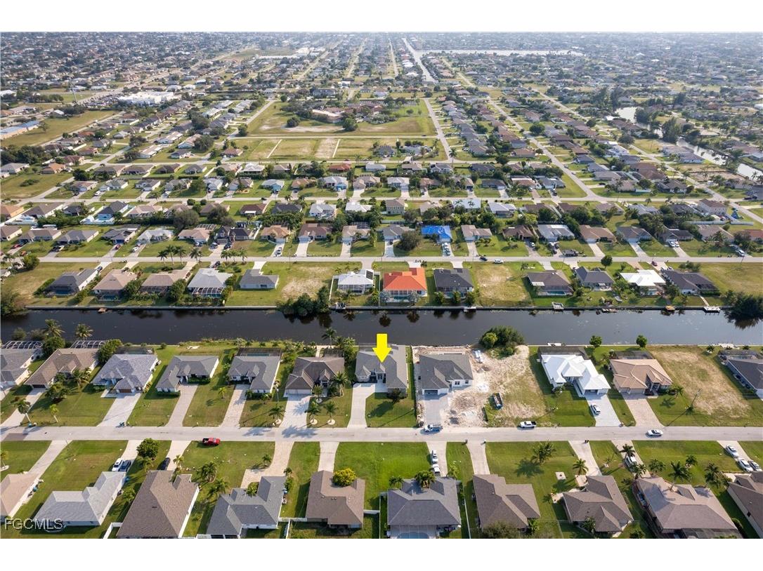 928 SW 36th Terrace Cape Coral FL 33914 2025015965 image2