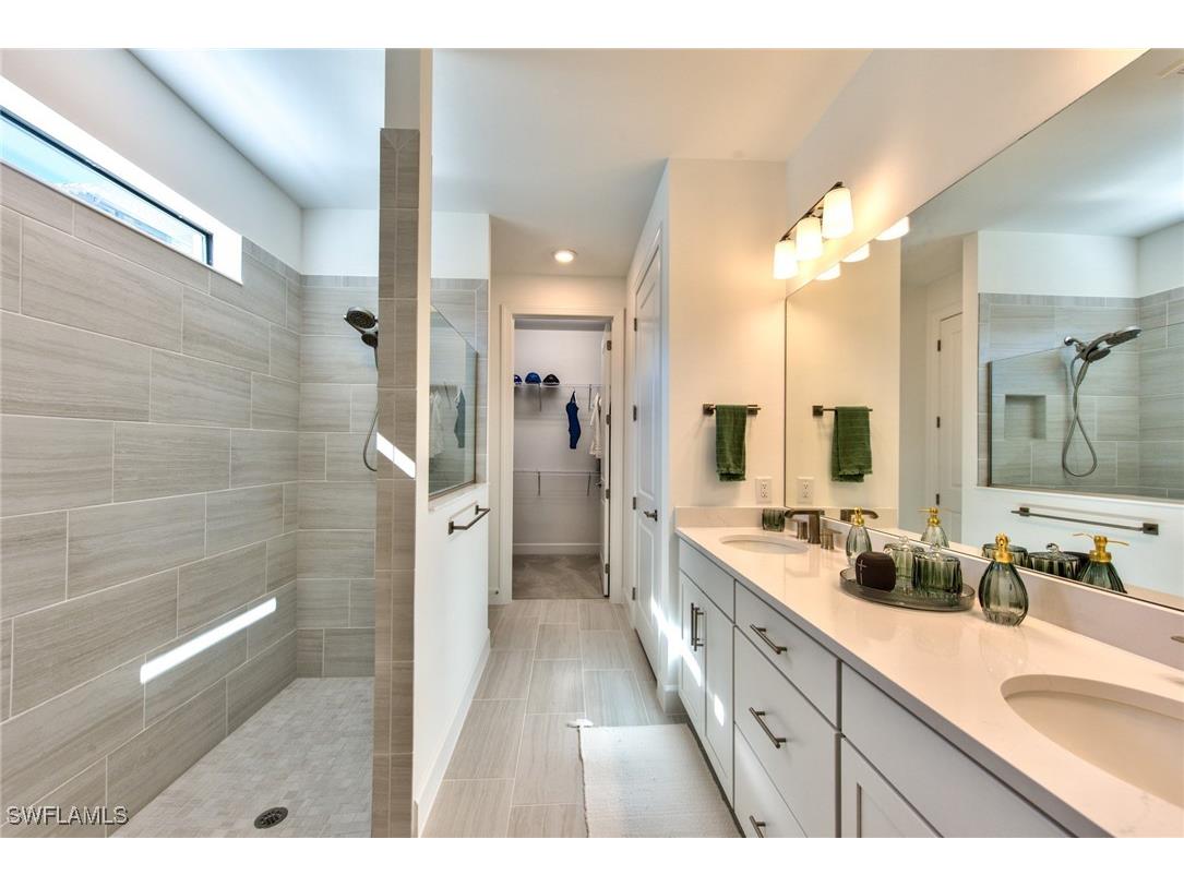 9280 Cormorant Drive Naples FL 34120 225067947 image10