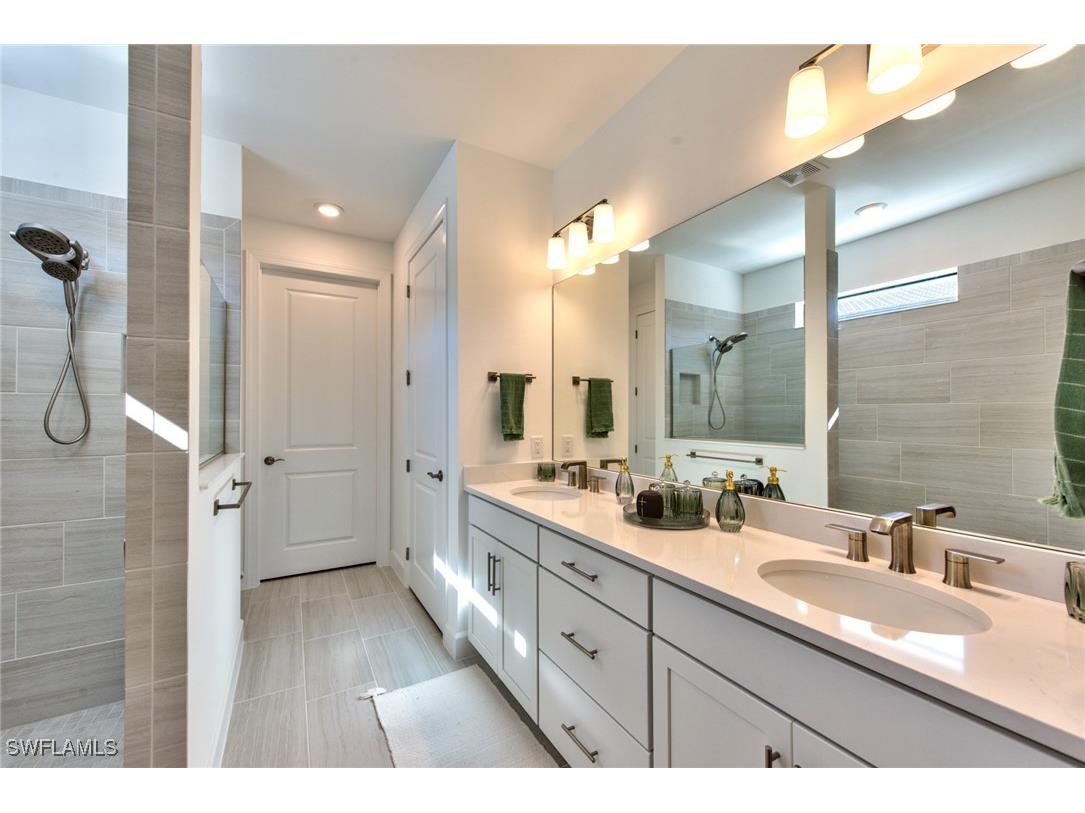 9280 Cormorant Drive Naples FL 34120 225067947 image11