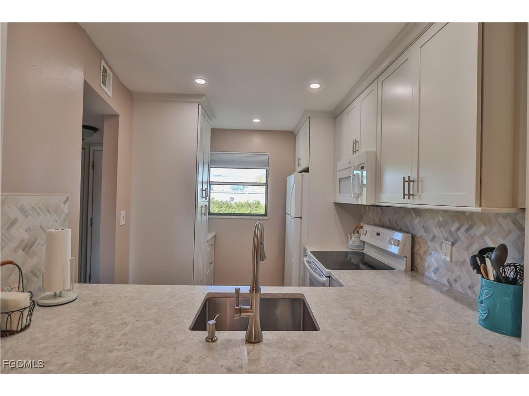 9281 Central Park Drive #206 Fort Myers FL 33919 2025023540 image6