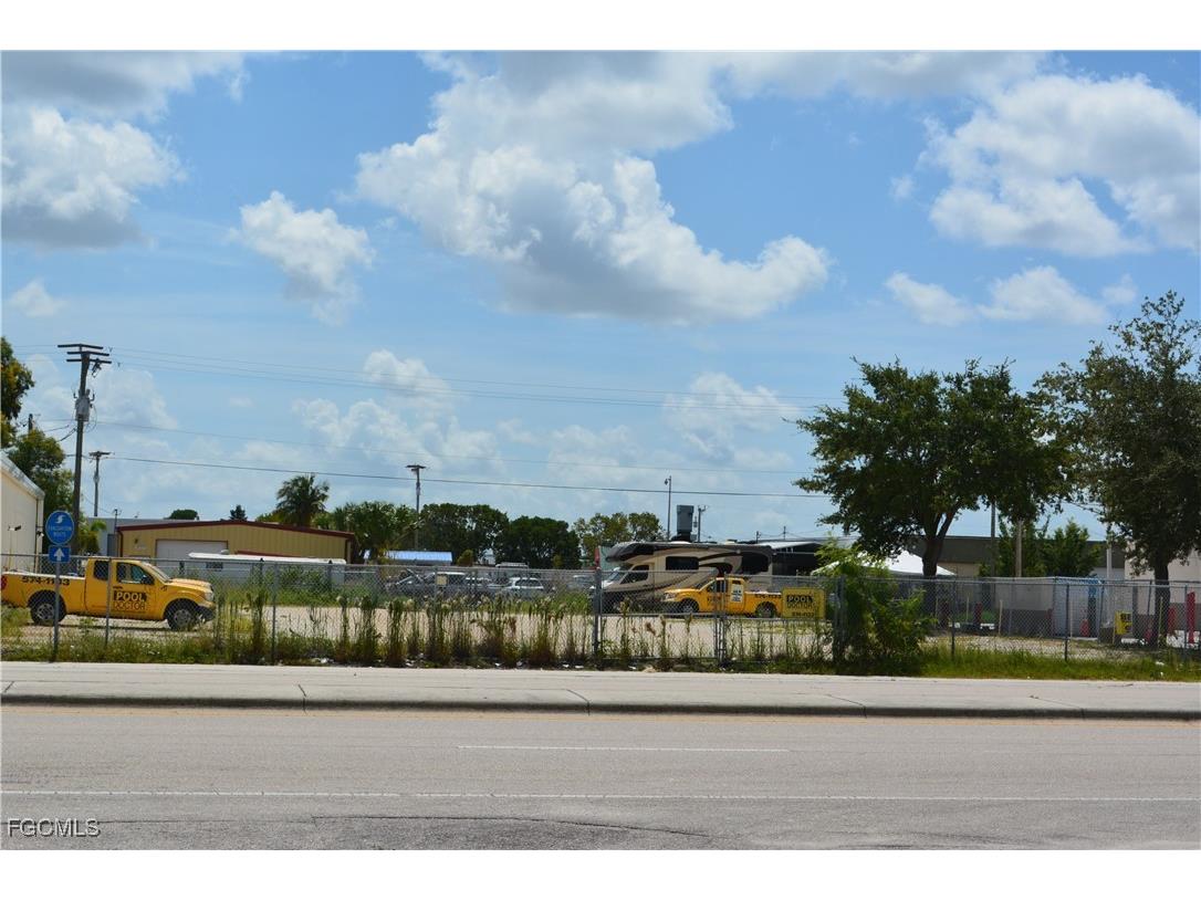 929 Country Club Boulevard Cape Coral FL 33990 2025009401 image1