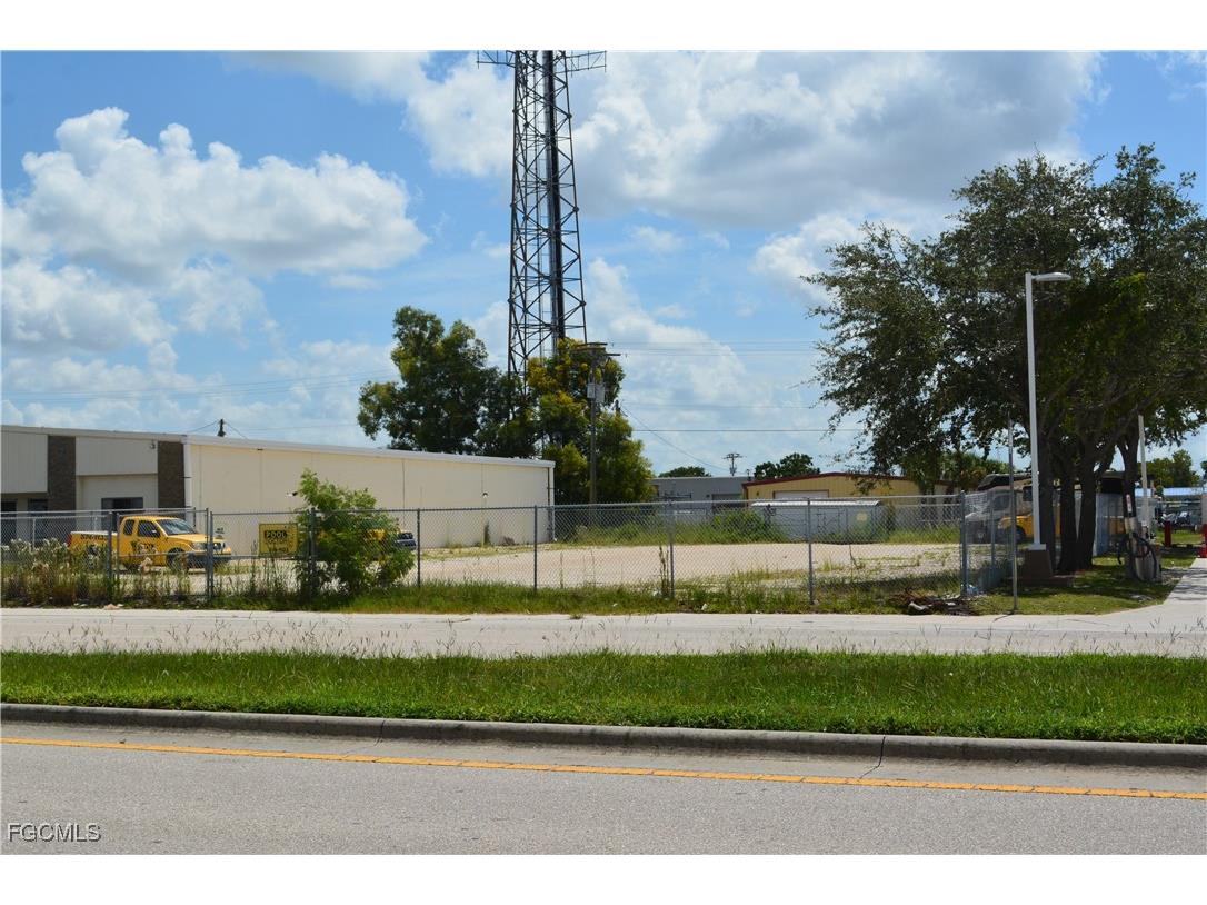 929 Country Club Boulevard Cape Coral FL 33990 2025009401 image10