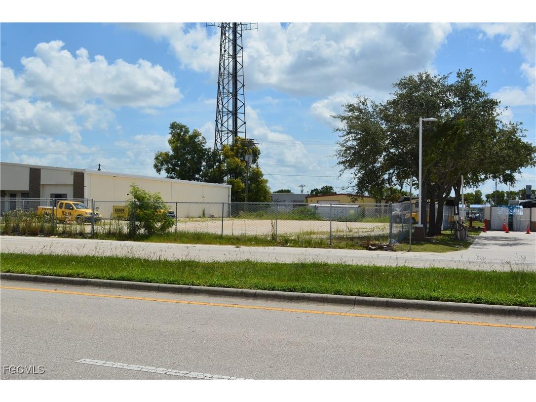 929 Country Club Boulevard Cape Coral FL 33990 2025009401 image3