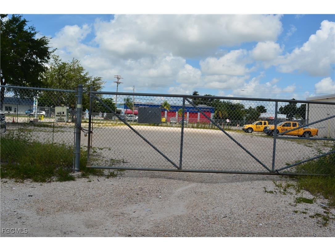 929 Country Club Boulevard Cape Coral FL 33990 2025009401 image7