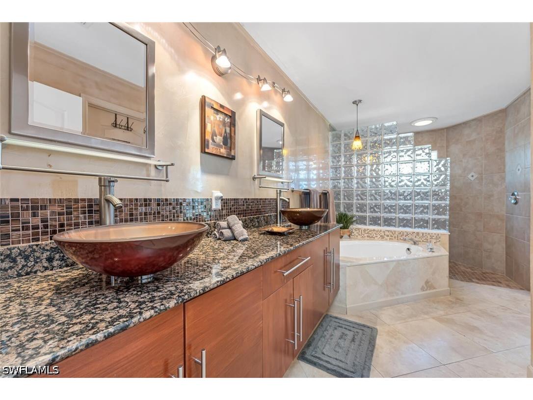 929 Marble Drive Naples FL 34104 226020389 image9