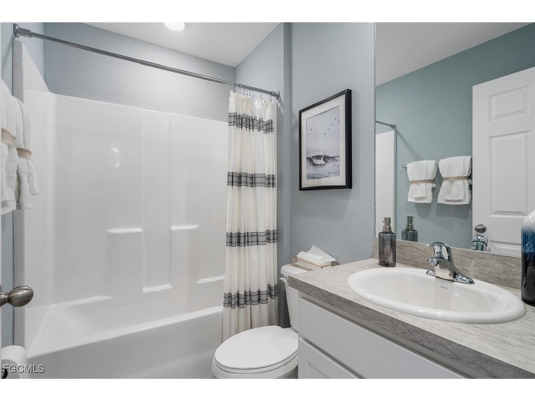 929 NW 8th Place Cape Coral FL 33993 2025011119 image12