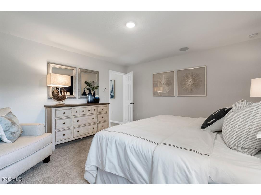 929 NW 8th Place Cape Coral FL 33993 2025011119 image4