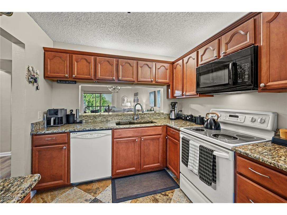 9290 Lake Park Drive #201 Fort Myers FL 33919 2026005378 image4