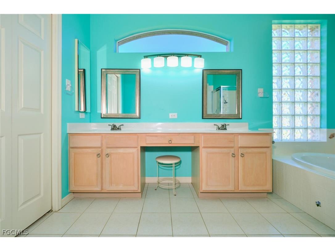 9293 Garden Pointe Fort Myers FL 33908 2026012125 image23