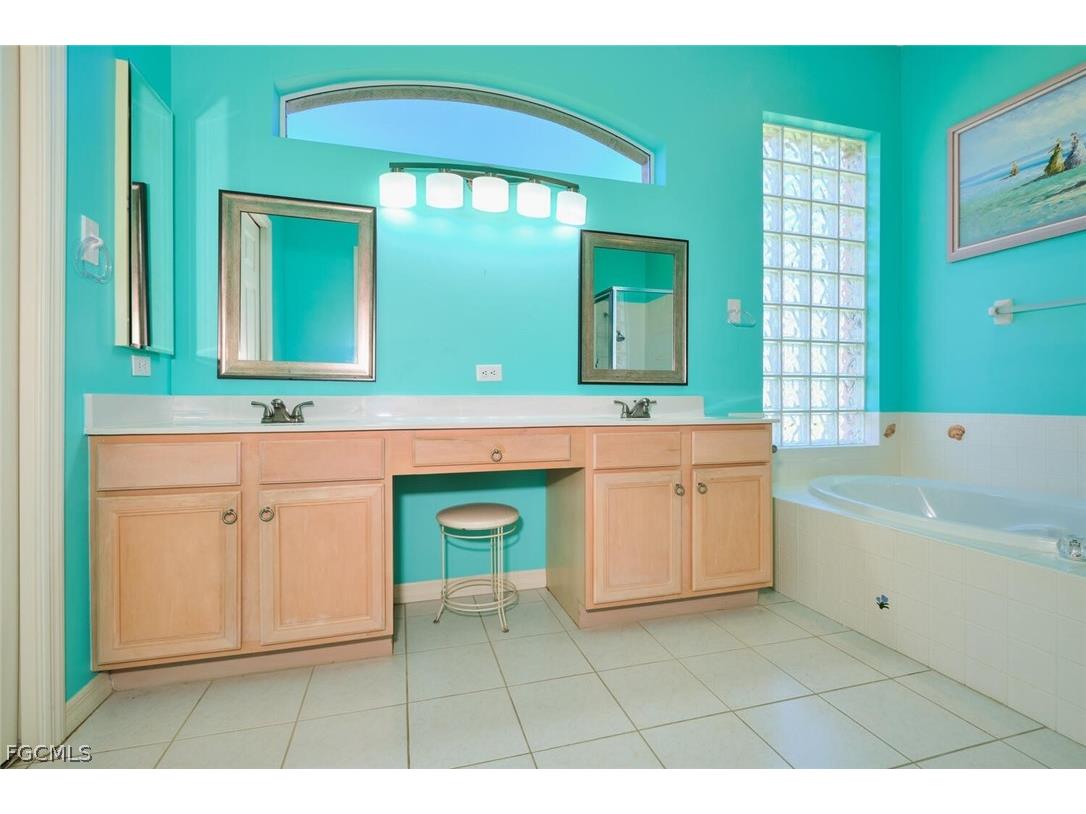 9293 Garden Pointe Fort Myers FL 33908 2026012125 image25