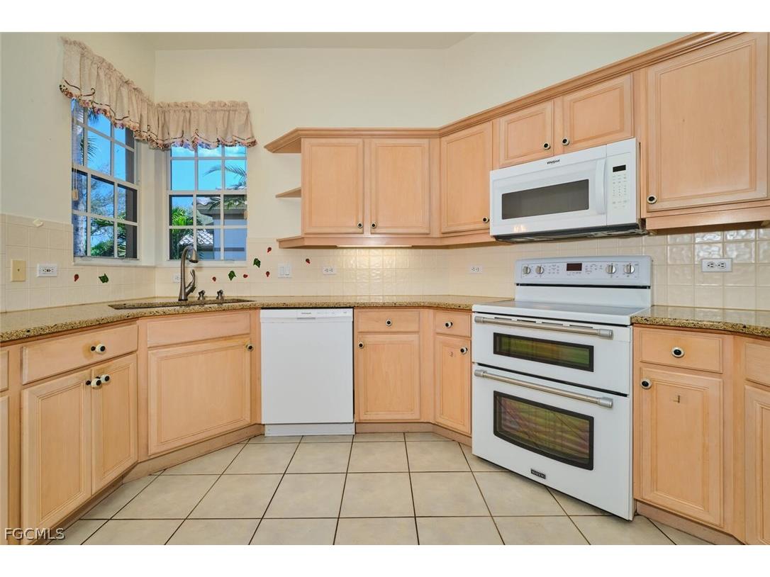 9293 Garden Pointe Fort Myers FL 33908 2026012125 image31