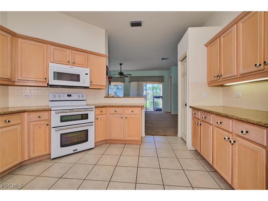 9293 Garden Pointe Fort Myers FL 33908 2026012125 image32