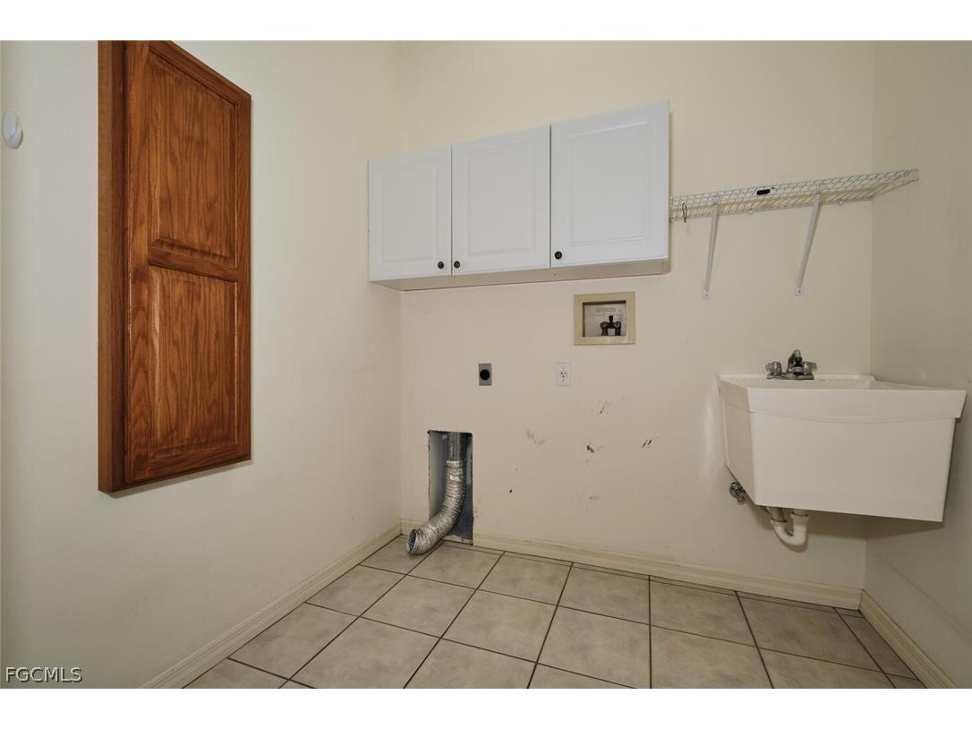 9293 Garden Pointe Fort Myers FL 33908 2026012125 image48