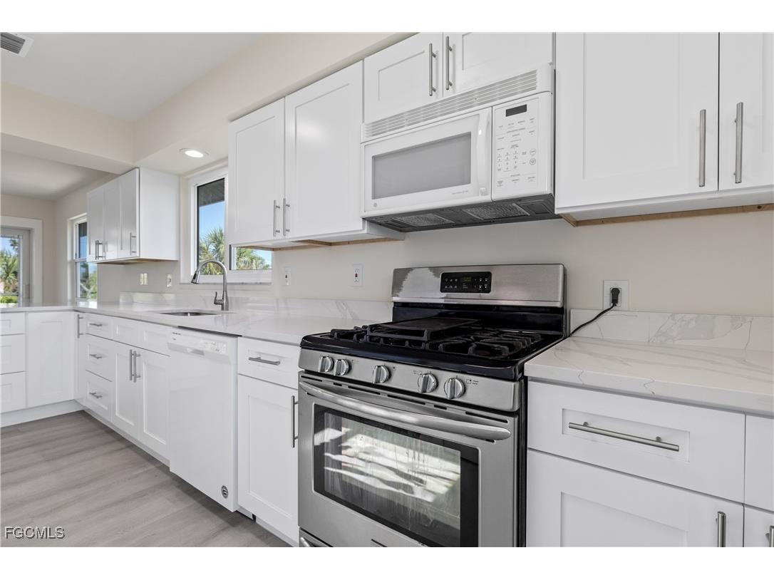 9297 Kincaid Court Sanibel FL 33957 2025006486 image18