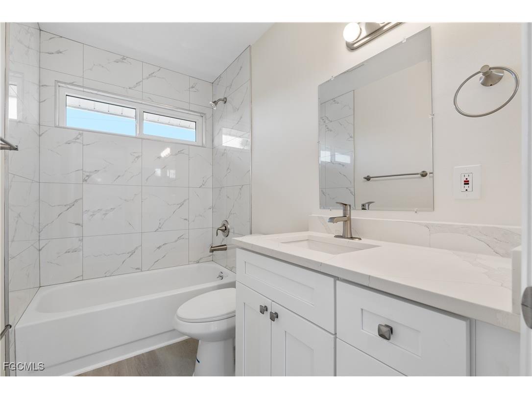 9297 Kincaid Court Sanibel FL 33957 2025006486 image23