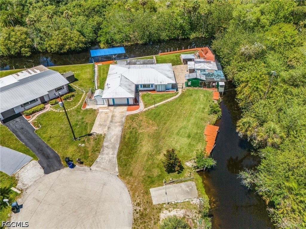 93 Glenmont Drive W North Fort Myers FL 33917 2026017251 image1