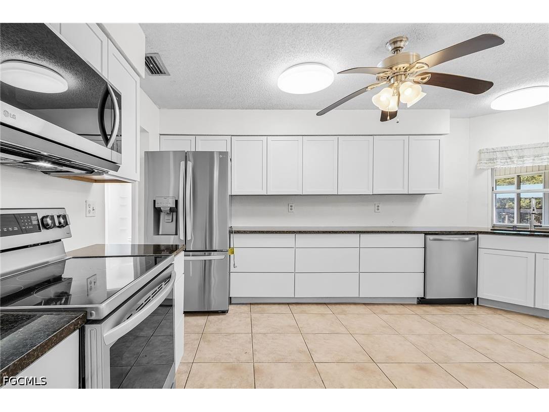 93 Glenmont Drive W North Fort Myers FL 33917 2026017251 image10