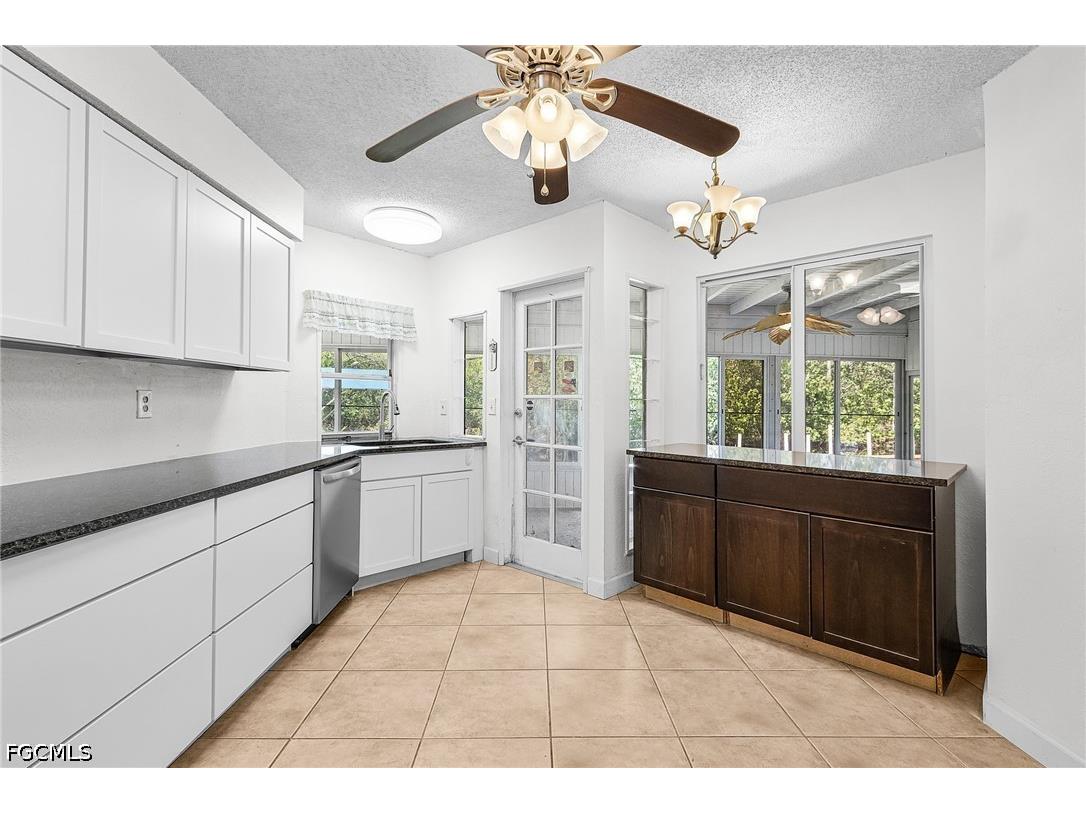 93 Glenmont Drive W North Fort Myers FL 33917 2026017251 image11