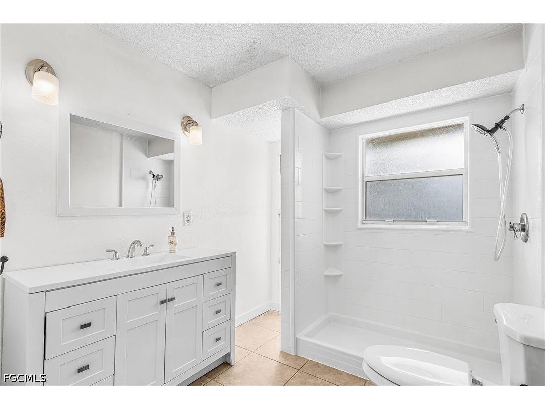 93 Glenmont Drive W North Fort Myers FL 33917 2026017251 image15