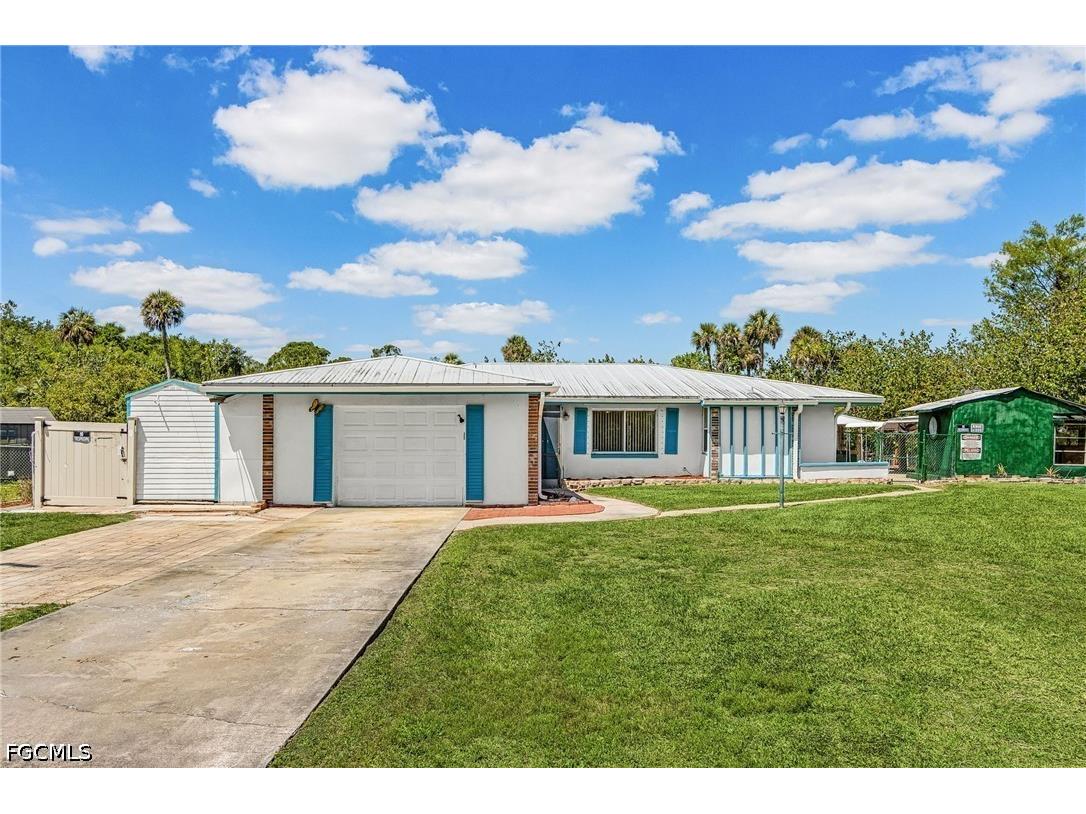 93 Glenmont Drive W North Fort Myers FL 33917 2026017251 image2