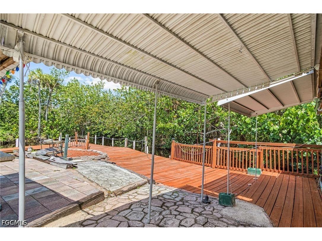93 Glenmont Drive W North Fort Myers FL 33917 2026017251 image25
