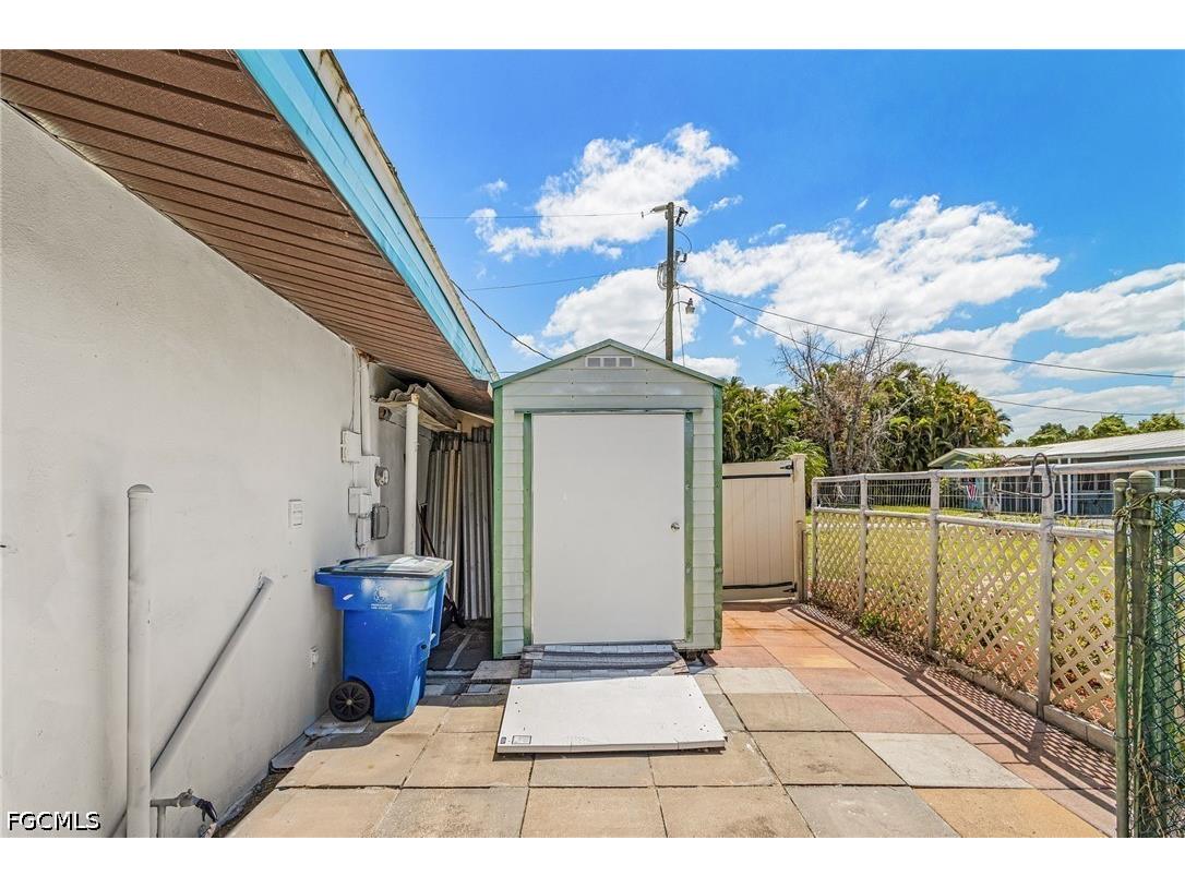 93 Glenmont Drive W North Fort Myers FL 33917 2026017251 image28