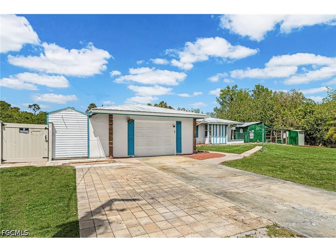 93 Glenmont Drive W North Fort Myers FL 33917 2026017251 image3
