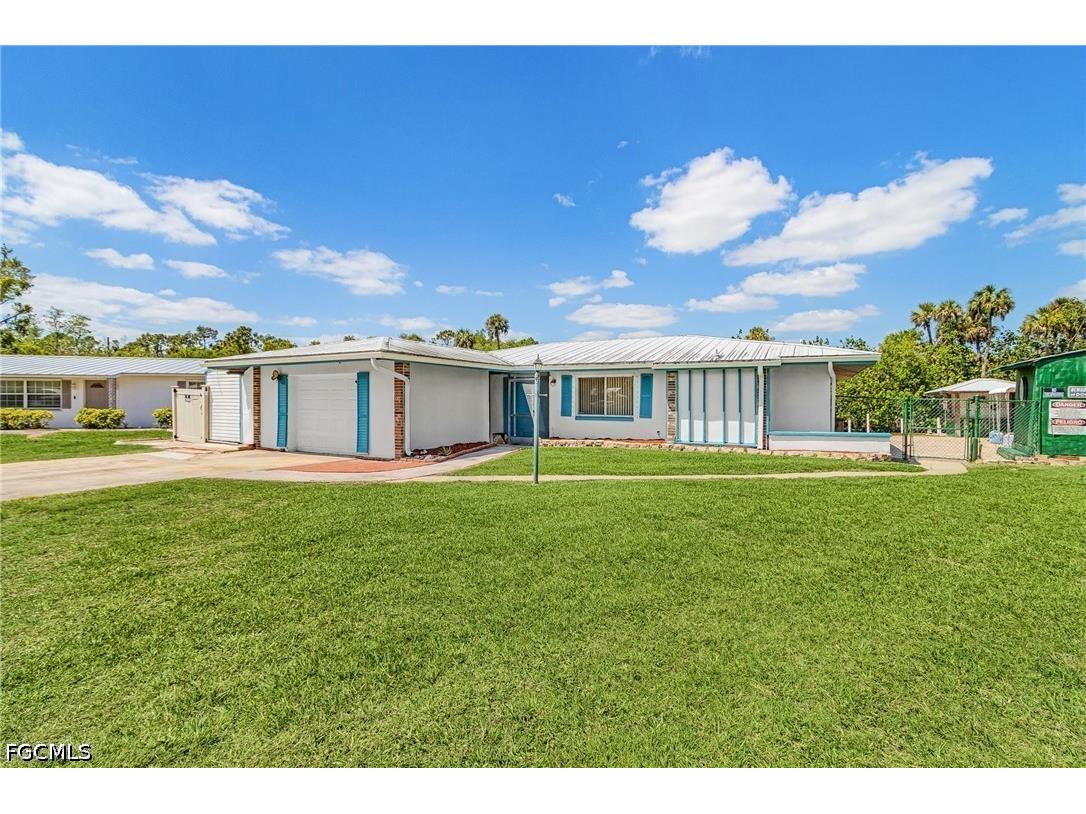 93 Glenmont Drive W North Fort Myers FL 33917 2026017251 image4