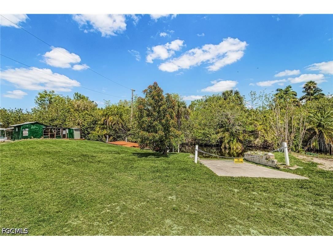 93 Glenmont Drive W North Fort Myers FL 33917 2026017251 image5