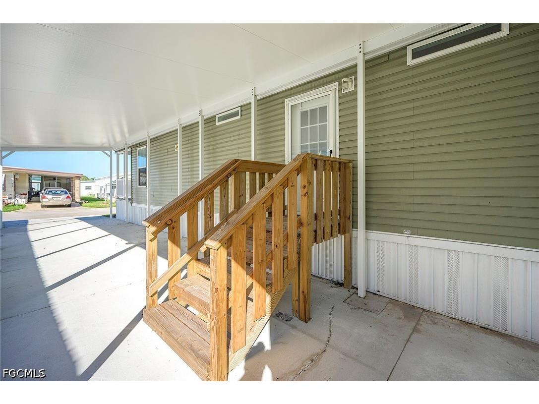 93 Poinsettia Drive Fort Myers FL 33905 2026022765 image23