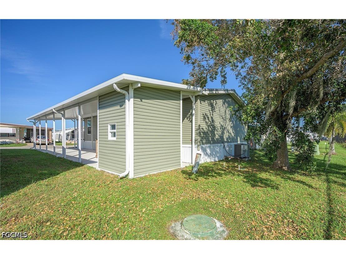 93 Poinsettia Drive Fort Myers FL 33905 2026022765 image24