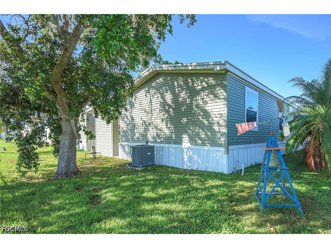 93 Poinsettia Drive Fort Myers FL 33905 2026022765 image25