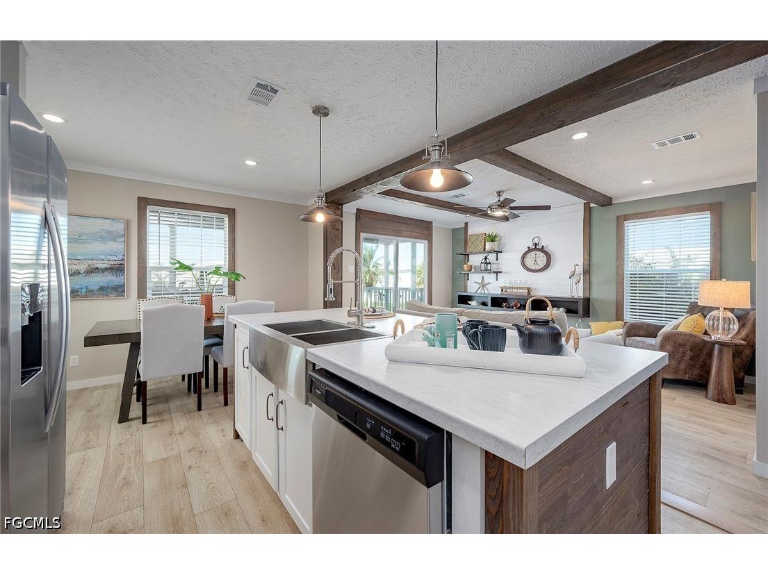 93 Poinsettia Drive Fort Myers FL 33905 2026022765 image3