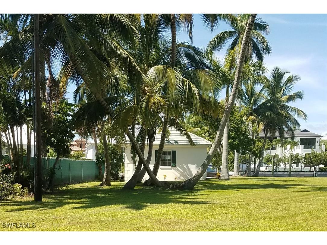 930 18th Avenue S Naples FL 34102 225068501 image9