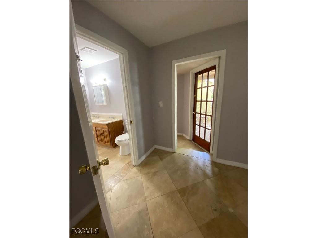 930 Jasmine Street North Fort Myers FL 33903 2025017419 image8