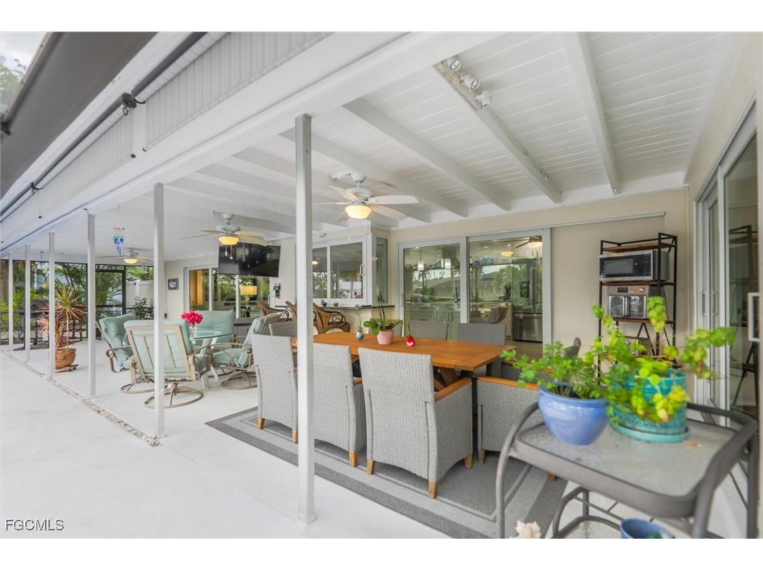 930 Lindgren Boulevard Sanibel FL 33957 2025014174 image32