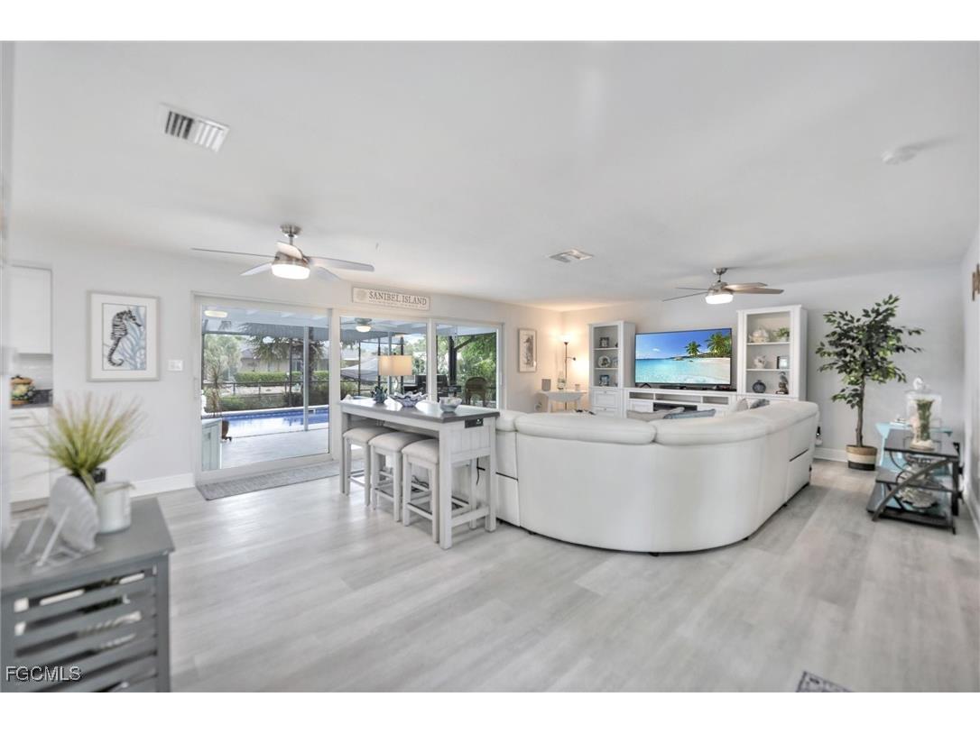 930 Lindgren Boulevard Sanibel FL 33957 2025014174 image5