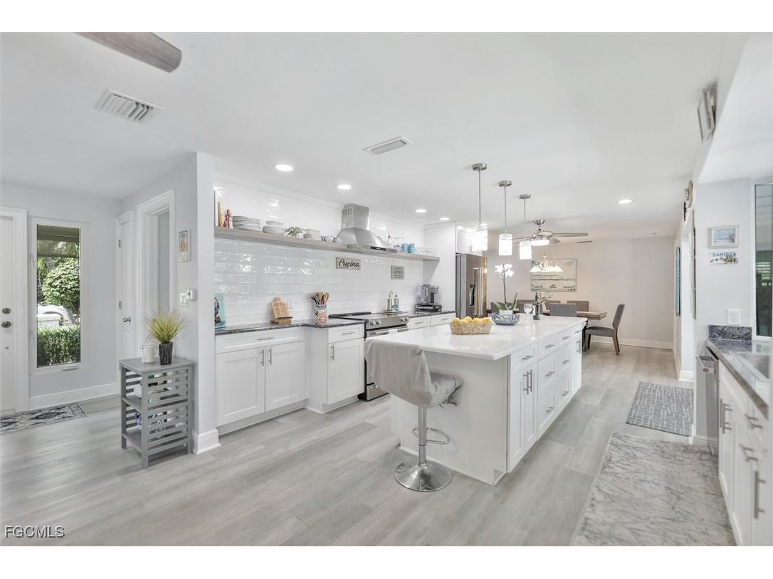 930 Lindgren Boulevard Sanibel FL 33957 2025014174 image8