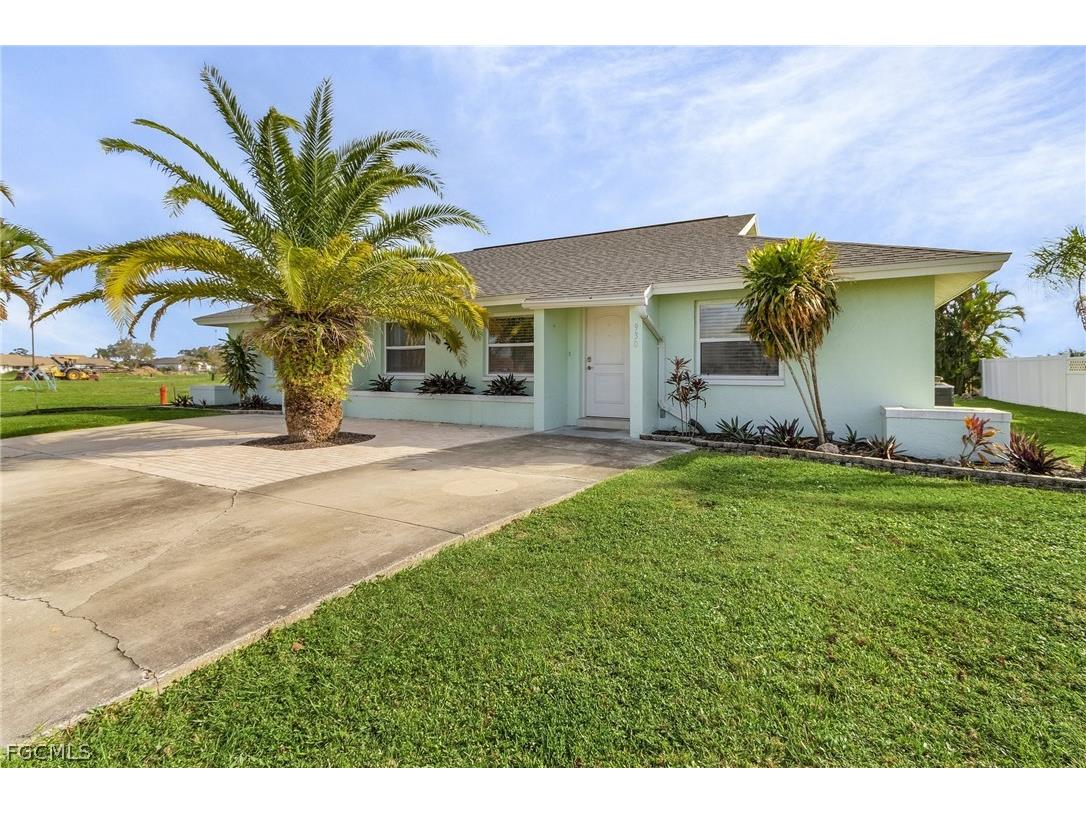 930 SW 37th Lane Cape Coral FL 33914 2026008030 image1