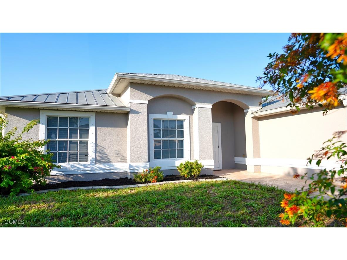 930 SW 37th Terrace Cape Coral FL 33914 2025009161 image1
