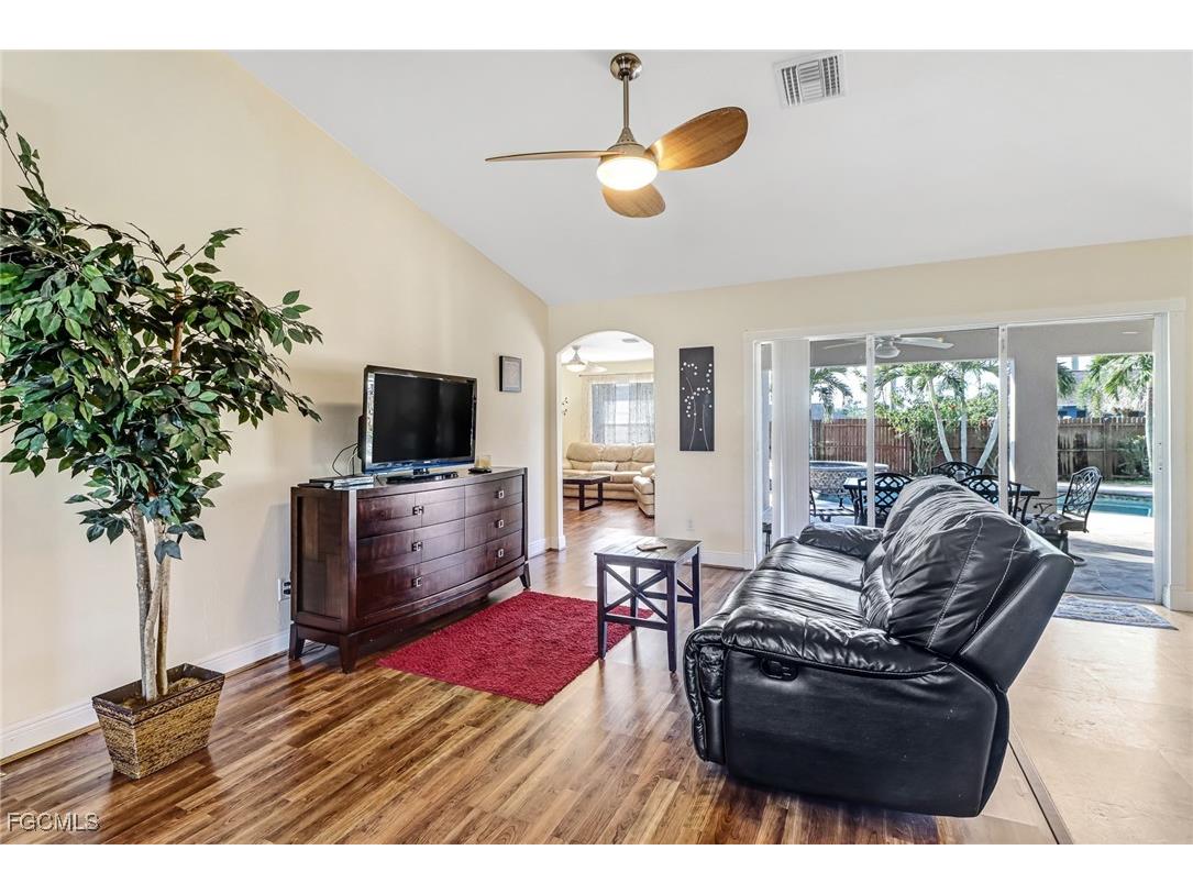 930 SW 37th Terrace Cape Coral FL 33914 2025009161 image10