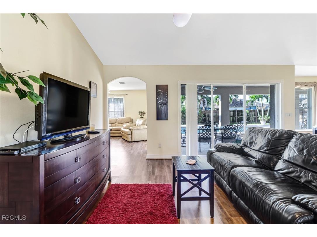 930 SW 37th Terrace Cape Coral FL 33914 2025009161 image11