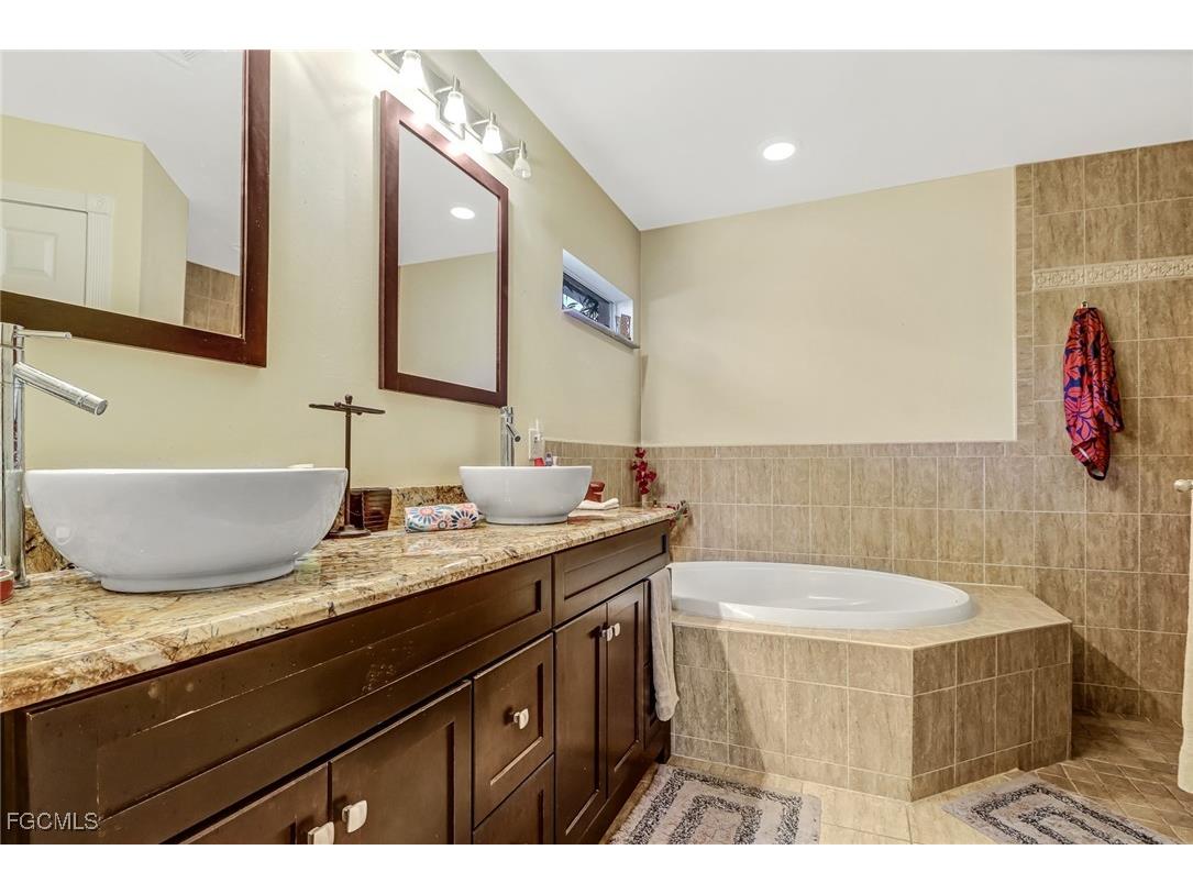 930 SW 37th Terrace Cape Coral FL 33914 2025009161 image22