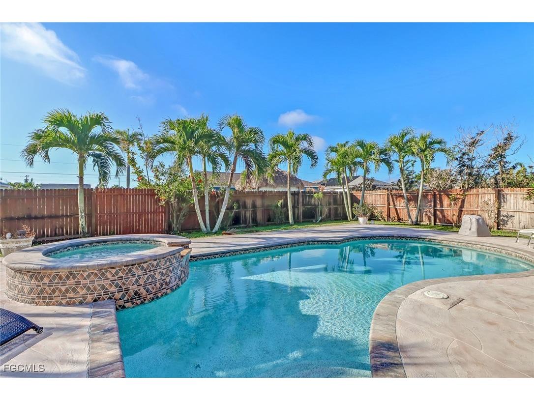 930 SW 37th Terrace Cape Coral FL 33914 2025009161 image6