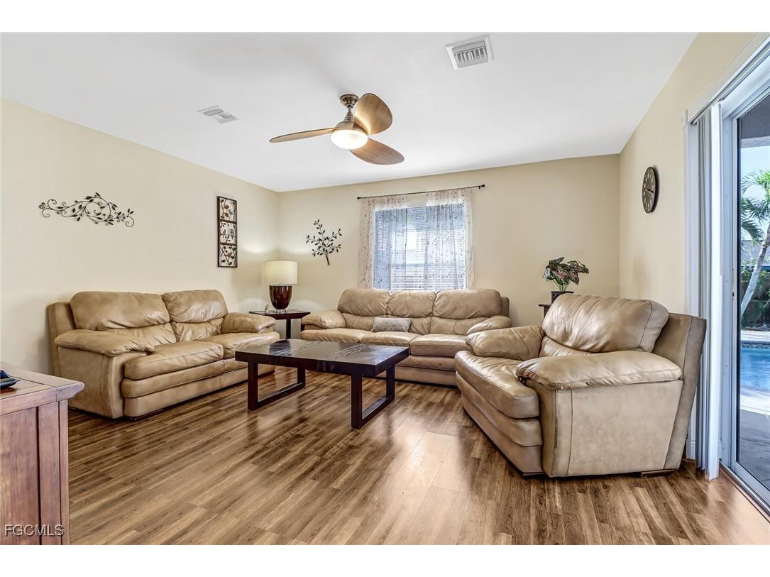 930 SW 37th Terrace Cape Coral FL 33914 2025009161 image8